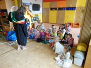 Den cizích zemí a jazyků